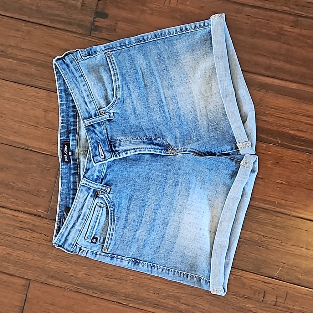 Distressed Short